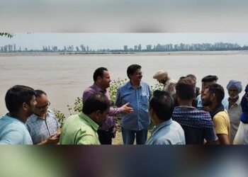 DC ਨਵਾਂਸ਼ਹਿਰ ਨੇ ਪਿੰਡ ਮਿਰਜ਼ਾਪੁਰ ਅਤੇ ਹੁਸੈਨਪੁਰ ਵਿਖੇ ਚੱਲ ਰਹੇ ਪ੍ਰਬੰਧਾਂ ਦਾ ਲਿਆ ਜਾਇਜ਼ਾ