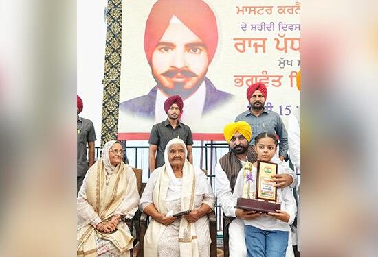 ਕਰਨੈਲ ਈਸੜੂ ਦੇ ਸ਼ਹੀਦੀ ਦਿਹਾੜੇ ਮੌਕੇ ਸ਼ਰਧਾ ਦੇ ਫੁੱਲ ਭੇਟ, ਪਿਛਲੀਆਂ ਸਰਕਾਰਾਂ ਤੋਂ ਵਿਰਾਸਤ ਵਿੱਚ ਮਿਲੀਆਂ ਸਮੱਸਿਆਵਾਂ ਦਾ ਖਾਤਮਾ ਕਰਾਂਗੇ – CM ਮਾਨ