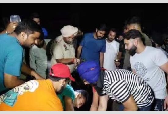 ਗਊਸ਼ਾਲਾ ‘ਚ 13 ਗਾਵਾਂ ਦੀ ਤੜਪ ਤੜਪ ਕੇ ਮੌਤ, ਭਖਿਆ ਮਾਹੌਲ