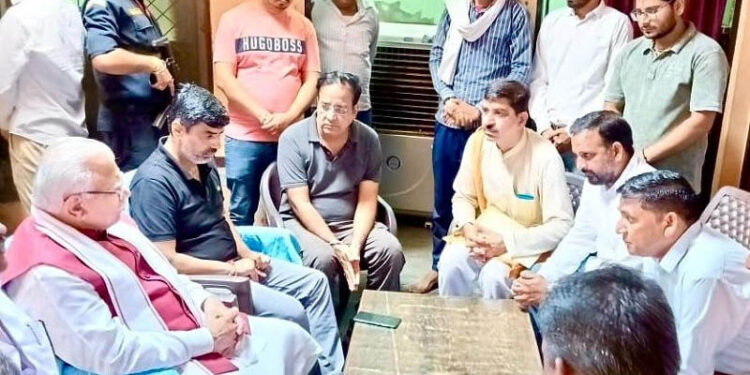 ਹਰਿਆਣਾ ਦੇ ਮੁੱਖ ਮੰਤਰੀ ਮਨੋਹਰ ਲਾਲ ਖੱਟੜ ਨੇ ਨੂਹ ਹਿੰਸਾ ਵਿੱਚ ਮਾਰੇ ਗਏ ਨੌਜਵਾਨ ਦੇ ਪਰਿਵਾਰ ਨਾਲ ਕੀਤੀ ਮੁਲਾਕਾਤ