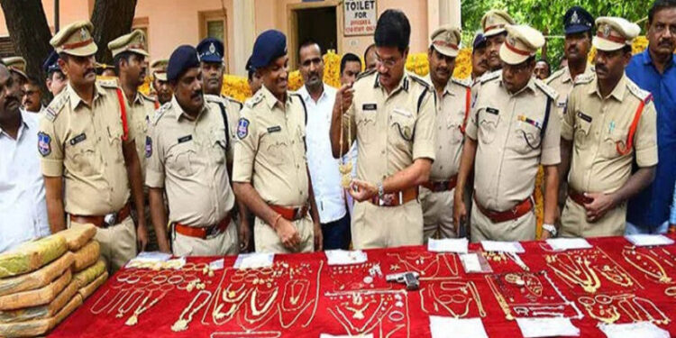 ਤੇਲੰਗਾਨਾ ਪੁਲੀਸ ਵੱਲੋਂ 2.5 ਕਰੋੜ ਦੇ ਸੋਨੇ, ਹੀਰੇ ਅਤੇ ਚਾਂਦੀ ਦੇ ਗਹਿਣੀਆਂ ਸਮੇਤ ਚਾਰ ਚੋਰ ਕਾਬੂ