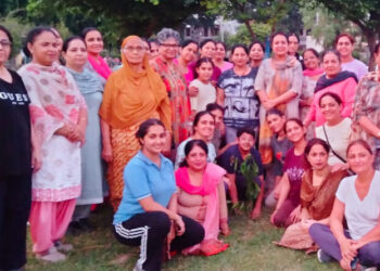 ਬੋਗਨਵਿਲਾ ਪਾਰਕ ਵਿੱਚ ਬੂਟੇ ਲਗਾਏ