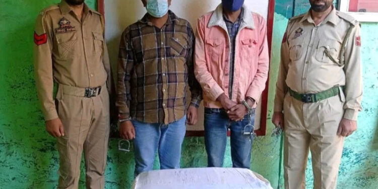 ਕਸ਼ਮੀਰ ਵਿੱਚ ਪੰਜਾਬ ਦੇ 2 ਤਸਕਰਾਂ ਨੂੰ ਨਸ਼ੀਲੀ ਦਵਾਈਆਂ ਸਮੇਤ ਕੀਤਾ ਗ੍ਰਿਫ਼ਤਾਰ