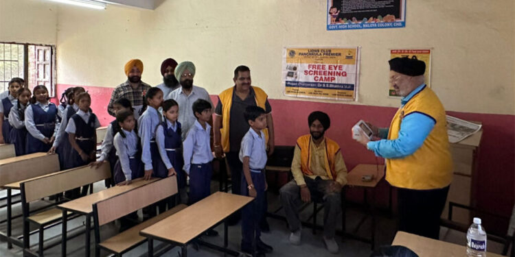 ਲਾਇਨਜ਼ ਪੰਚਕੂਲਾ ਪ੍ਰੀਮੀਅਰ ਵੱਲੋਂ ਅੱਖਾਂ ਦੀ ਜਾਂਚ ਕੈਂਪ ਦਾ ਆਯੋਜਨ