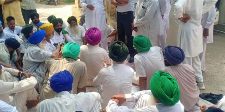 ਕਿਸਾਨ ਯੂਨੀਅਨ ਸਿੱਧੂਪੁਰ ਵੱਲੋਂ ਖਰੜ ਗਰਿੱਡ ਵਿੱਚ ਐਕਸੀਅਨ ਦਫਤਰ ਅੱਗੇ ਧਰਨਾ