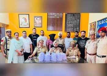 ਤੈਰਾਕਾਂ ਦੀ ਮਦਦ ਨਾਲ ਪਾਕਿਸਤਾਨ ਤੋਂ 50 ਕਿਲੋ ਹੈਰੋਇਨ ਦੀ ਖੇਪ ਪ੍ਰਾਪਤ ਕਰਨ ਵਾਲਾ ਗ੍ਰਿਫਤਾਰ, 9 ਕਿਲੋ ਹੈਰੋਇਨ ਬਰਾਮਦ