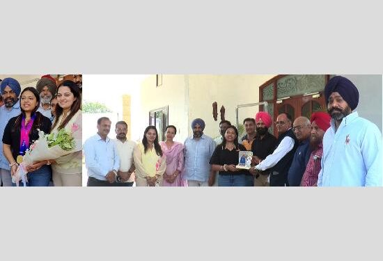ਉਲੰਪੀਅਨ ਅਤੇ ਅਰਜਨਾ ਐਵਾਰਡੀ ਅਵਨੀਤ ਕੌਰ ਸਿੱਧੂ ਨੇ ਸਿਫ਼ਤ ਕੌਰ ਸਮਰਾ ਨੂੰ ਘਰ ਪਹੁੰਚ ਦਿੱਤੀ ਵਧਾਈ