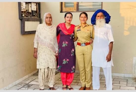ਥਾਣੇਦਾਰ ਬਣੀ ਧੀ ਨੂੰ ਪਿਤਾ ਦੀ ਥਾਣੇਦਾਰੀ ਦਾ ਸੈਲੂਟ- ‘ਕਿਹਾ ਸ਼ੁਕਰੀਆ ਧੀਏ’