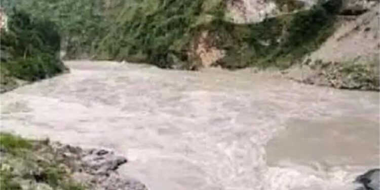 ਆਦਿ ਕੈਲਾਸ਼ ਤੋਂ ਪਰਤ ਰਹੀ ਗੱਡੀ ਡੂੰਘੀ ਖੱਡ ਵਿੱਚ ਡਿੱਗੀ, ਡਰਾਈਵਰ ਸਣੇ ਸਾਰੇ ਸ਼ਰਧਾਲੂਆਂ ਦੀ ਮੌਤ