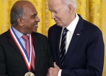 ਬਾਇਡਨ ਨੇ ਭਾਰਤੀ ਮੂਲ ਦੇ ਦੋ ਵਿਗਿਆਨੀਆਂ ਗਾਡਗਿਲ ਤੇ ਸੁਬਰਾ ਸੁਰੇਸ਼ ਨੂੰ ਸਨਮਾਨਿਤ ਕੀਤਾ