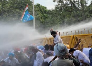 SYL ਨੂੰ ਲੈ ਕੇ ਚੰਡੀਗੜ੍ਹ ‘ਚ ਕਾਂਗਰਸ ਵਲੋਂ ਪ੍ਰਦਰਸ਼ਨ, ਪੁਲਿਸ ਨੇ ਮਾਰੀਆਂ ਪਾਣੀ ਦੀਆਂ ਬੁਛਾੜਾਂ