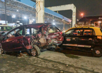 ਮੁੰਬਈ ਵਿੱਚ ਗੱਡੀਆਂ ਦੇ ਆਪਸ ਵਿਚ ਟਕਰਾਉਣ ਕਾਰਨ 3 ਮੌਤਾਂ, 6 ਜ਼ਖਮੀ