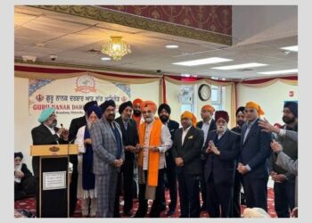 ਅਮਰੀਕਾ: ਨਿਊਯਾਰਕ ਦੇ ਗੁਰਦੁਆਰਾ ਸਾਹਿਬ ‘ਚ ਭਾਰਤੀ ਰਾਜਦੂਤ ਤਰਨਜੀਤ ਸੰਧੂ ਹੋਏ ਨਤਮਸਤਕ, ਸਿੱਖ ਭਾਈਚਾਰੇ ਵਲੋਂ ਸਨਮਾਨ