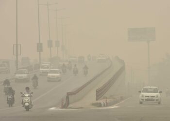 ਦਿੱਲੀ ਹਵਾ ਪ੍ਰਦੂਸ਼ਣ : ਸਕੂਲਾਂ ਨੂੰ ਆਨਲਾਈਨ ਪੜ੍ਹਾਉਣ ਦੇ ਹੁਕਮ, 13 ਤੋਂ 20 ਤੱਕ ਔਡ-ਈਵਨ ਵਾਹਨ ਸਕੀਮ ਲਾਗੂ