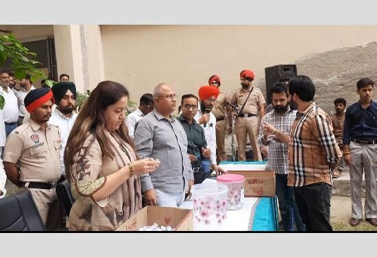 ਫਾਜ਼ਿਲਕਾ ਮੈਜਿਸਟ੍ਰੇਟ ਨੇ ਪਟਾਕਿਆਂ ਦੀ ਵਿਕਰੀ ਲਈ ਕੱਢਿਆ ਡਰਾਅ, 67 ਲਾਇਸੈਂਸ ਜਾਰੀ