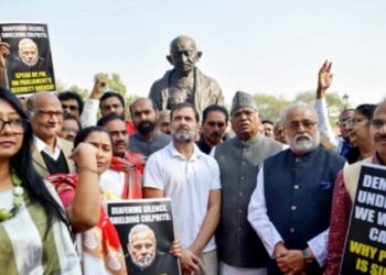 ਸੰਸਦ ਵਿੱਚ ਵਿਰੋਧੀ ਧਿਰ ਦੇ ਹੰਗਾਮੇ ਤੋਂ ਬਾਅਦ 49 ਮੈਂਬਰ ਮੁਅੱਤਲ