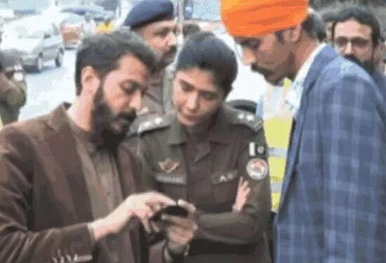 ਪ੍ਰਕਾਸ਼ ਪੁਰਬ ਮਨਾਉਣ ਗਏ ਭਾਰਤੀ ਸਿੱਖ ਪਰਿਵਾਰ ਨੂੰ ਲਾਹੌਰ ‘ਚ ਲੁਟੇਰਿਆਂ ਨੇ ਲੁੱਟਿਆ