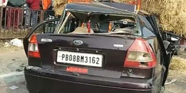 ਕਾਰ ਅਤੇ ਟਰਾਲੀ ਦੀ ਟੱਕਰ ਵਿੱਚ ਔਰਤ ਸਮੇਤ 3 ਦੀ ਮੌਤ