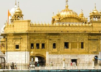 ਸ੍ਰੀ ਗੁਰੂ ਗੋਬਿੰਦ ਸਿੰਘ ਜੀ ਦੇ ਪ੍ਰਕਾਸ਼ ਦਿਹਾੜੇ ‘ਤੇ ਸ੍ਰੀ ਦਰਬਾਰ ਸਾਹਿਬ ਸੰਗਤ ਨਤਮਸਤਕ