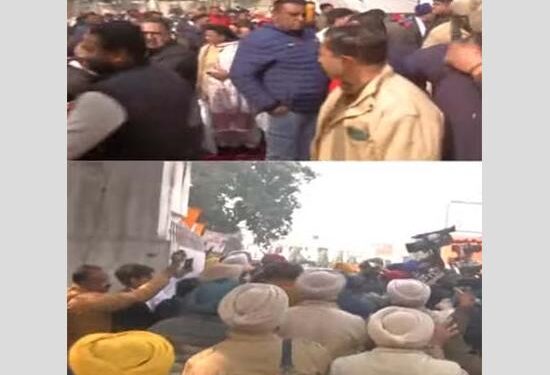 Amritsar: ਕਾਂਗਰਸ ਦੀ ਮੀਟਿੰਗ ‘ਚ ਹੰਗਾਮਾ- ਉਮੀਦਵਾਰੀ ਨੂੰ ਲੈ ਕੇ ਤੂੰ-ਤੂੰ ਮੈਂ ਮੈਂ