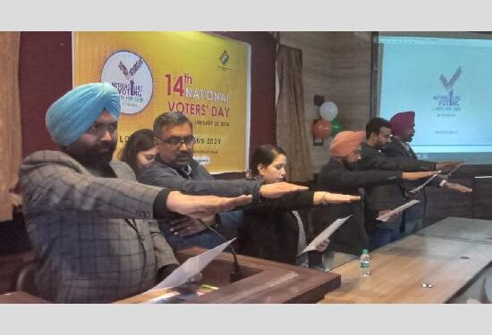 ਨੌਜਵਾਨ ਵੋਟਰ ਬਣ ਕੇ ਦੇਸ਼ ਦੇ ਵਿਕਾਸ ਵਿੱਚ ਆਪਣਾ ਯੋਗਦਾਨ ਪਾਉਣ-ਡਿਪਟੀ ਕਮਿਸ਼ਨਰ