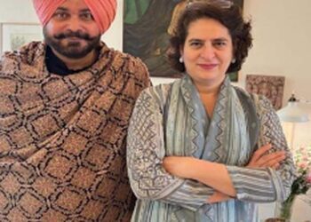 ਕਾਂਗਰਸ ਛੱਡਣ ਦੀ ਚਰਚਾ ਵਿਚਾਲੇ ਦਿੱਲੀ ਪਹੁੰਚੇ ਨਵਜੋਤ ਸਿੱਧੂ, ਪ੍ਰਿਯੰਕਾ ਗਾਂਧੀ ਨਾਲ ਕੀਤੀ ਮੁਲਾਕਾਤ
