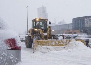 ਬਰਫੀਲੇ ਤੂਫਾਨ ਕਾਰਨ ਕੈਨੇਡਾ ਵਿੱਚ ਸਕੂਲ, ਯੂਨੀਵਰਸਿਟੀਆਂ ਅਤੇ ਸਰਕਾਰੀ ਦਫਤਰ ਬੰਦ, ਨੋਵਾ ਸਕੋਸ਼ੀਆ ਵਿੱਚ ਐਮਰਜੈਂਸੀ ਲਾਗੂ