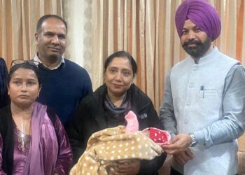 ਇੰਡੀਅਨ ਰੈੱਡ ਕਰਾਸ ਸੁਸਾਇਟੀ ਦੇ ਪੰਘੂੜੇ ਚੋਂ ਮਿਲੀ ਨਵਜੰਮੀ ਬੱਚੀ