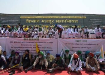 ਦਿੱਲੀ ਦੇ ਰਾਮਲੀਲਾ ਮੈਦਾਨ ਵਿੱਚ ਕਿਸਾਨ ਮਹਾਪੰਚਾਇਤ ਦੌਰਾਨ ਹੋਇਆ ਵੱਡਾ ਇਕੱਠ