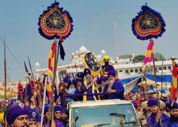 ਨਿਹੰਗ ਸਿੰਘ ਜਥੇਬੰਦੀਆਂ ਨੇ ਨਿਹੰਗ ਮੁਖੀ ਬਾਬਾ ਬਲਬੀਰ ਸਿੰਘ ਸ਼੍ਰੋਮਣੀ ਪੰਥ ਅਕਾਲੀ ਬੁੱਢਾ ਦਲ ਦੀ ਅਗਵਾਈ ‘ਚ ਸਜਾਇਆ ਮਹੱਲਾ