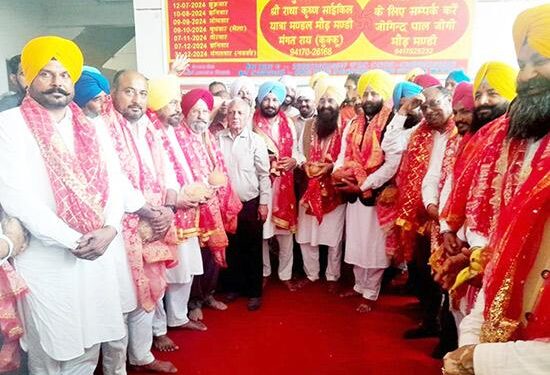 ਖੁੱਡੀਆਂ ਵੱਲੋਂ ਤਖਤ ਸ਼੍ਰੀ ਦਮਦਮਾ ਸਾਹਿਬ ਤੇ ਮਾਈਸਰਖਾਨਾ ਮੰਦਰ ’ਚ ਮੱਥਾ ਟੇਕਕੇ ਚੋਣ ਮੁਹਿੰਮ ਸ਼ੁਰੂ
