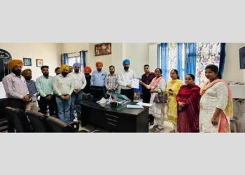ਸਿਹਤ ਕਾਮਿਆਂ ਵੱਲੋਂ ਨੀਲਮਜੀਤ ਕੌਰ ਦੀ ਪ੍ਰਧਾਨਗੀ ‘ਚ ਐਸ.ਐਮ.ਓ. ਨਾਲ ਮੀਟਿੰਗ