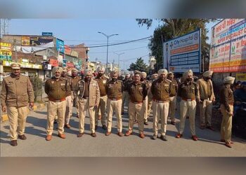 ਚੋਣਾਂ ਦੇ ਮੱਦੇ ਨਜ਼ਰ ਪੁਲਿਸ ਨੇ ਫਲੈਗ ਮਾਰਚ ਕੱਢਿਆ