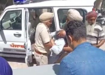 ਸਾਬਕਾ ਚੇਅਰਮੈਨ ਦੇ ਪੁੱਤਰਾਂ ‘ਤੇ ਨੌਜਵਾਨ ਦੀ ਕੁੱਟਮਾਰ ਕਰਨ ਦਾ ਦੋਸ਼, FIR ਦਰਜ