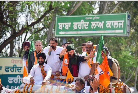 ਫਰੀਦਕੋਟ ਤੋਂ ਲੋਕ ਸਭਾ ਚੋਣ ਲੜਨ ਜਾ ਰਹੇ ਹੰਸ ਰਾਜ ਦੀ ਕੁੱਲ ਜਾਇਦਾਦ ਕਿੰਨੀ ?… ਗਾਇਕ ‘ਤੇ 4 ਕਰੋੜ ਦਾ ਕਰਜ਼ਾ ਵੀ !