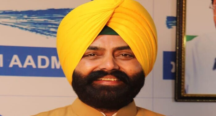 ਰਾਮਗੜੀਆ ਤੇ ਸਵਰਨਕਾਰ ਬਰਾਦਰੀ ਖਿਲਾਫ ਟਿੱਪਣੀ ਕਰਨ ਤੋਂ ਬਾਅਦ ਭੁੱਲ ਬਖਸ਼ਾਣ ਦਰਬਾਰ ਸਾਹਿਬ ਪਹੁੰਚੇ ਲਾਲਜੀਤ ਸਿੰਘ ਭੁੱਲਰ