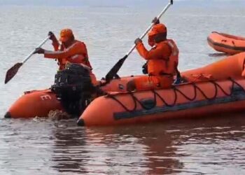 ਡੈਮ ਨੇੜੇ ਇਕ ਕਿਸ਼ਤੀ ਪਲਟਣ ਕਾਰਨ ਦੋ ਬੱਚਿਆਂ ਸਮੇਤ ਛੇ ਲੋਕ ਲਾਪਤਾ