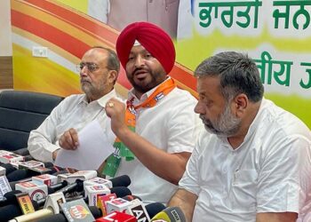 ਬਿੱਟੂ ਨੇ ਪੰਜਾਬ ਦੇ ਮੁੱਖ ਮੰਤਰੀ ਤੋਂ ਰਾਜਾ ਵੜਿੰਗ ਦੇ ਗਿੱਦੜਬਾਹਾ ਪਰਿਵਾਰ ਦੇ ਕਤਲ ਅਤੇ ਖੁਦਕੁਸ਼ੀ ਕੇਸ ਨੂੰ ਮੁੜ ਖੋਲ੍ਹਣ ਦੀ ਮੰਗ ਕੀਤੀ