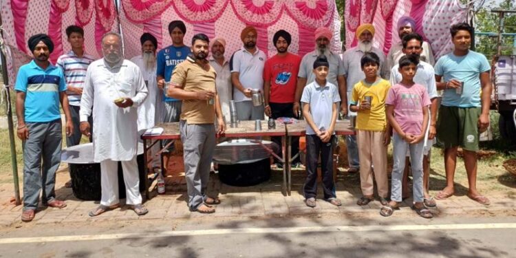 ਰੁੜਕੀ ਪਿੰਡ ਵਿੱਚ ਠੰਡੇ-ਮਿੱਠੇ ਜਲ ਦੀ ਛਬੀਲ ਲਗਾਈ