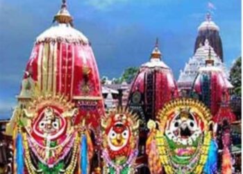 ਪੁਰੀ ਜਗਨਨਾਥ ਮੰਦਿਰ ਦੇ ਚਾਰੇ ਦਰਵਾਜ਼ੇ ਖੋਲ੍ਹ, ਮੁੱਖ ਮੰਤਰੀ ਮਾਂਝੀ ਤੇ ਮੰਤਰੀਆਂ ਨੇ ਮੱਥਾ ਟੇਕਿਆ