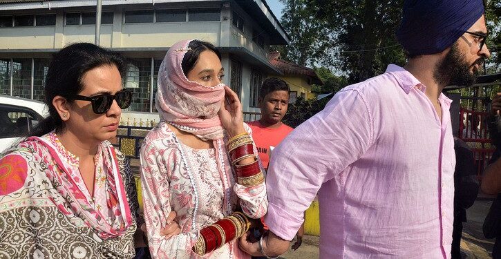 MP ਅੰਮ੍ਰਿਤਪਾਲ ਦੀ ਪਤਨੀ, ਪਤੀ ਨੂੰ ਮਿਲਣ ਪਹੁੰਚੀ ਡਿਬਰੂਗੜ੍ਹ ਜੇਲ੍ਹ