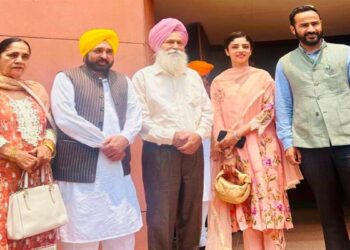 ਮੀਤ ਹੇਅਰ ਨੇ ਲੋਕ ਸਭਾ ਮੈਂਬਰ ਵਜੋਂ ਪੰਜਾਬੀ ‘ਚ ਚੁੱਕੀ ਸਹੁੰ, ‘ਇਨਕਲਾਬ ਜ਼ਿੰਦਾਬਾਦ’, ਜੈ ਜਵਾਨ, ਜੈ ਕਿਸਾਨ’ ਦਾ ਨਾਅਰਾ ਕੀਤਾ ਬੁਲੰਦ