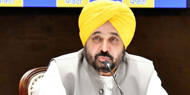 CM ਭਗਵੰਤ ਮਾਨ ਪਹੁੰਚੇ ਦਿੱਲੀ, ਮੰਤਰੀ ਮੰਡਲ ‘ਚ ਫੇਰਬਦਲ ਅਤੇ ਚੋਣ ਨਤੀਜਿਆਂ ‘ਤੇ ਹੋ ਸਕਦੀ ਹੈ ਵਿਚਾਰ ਚਰਚਾ