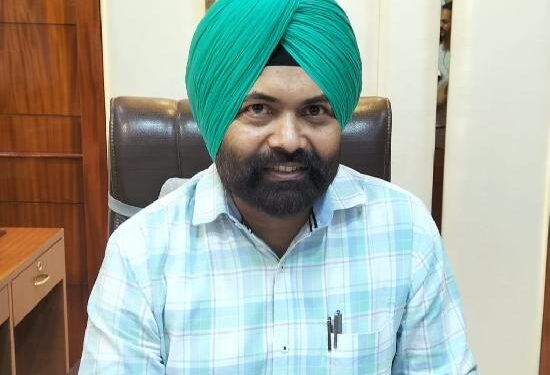 ਪਾਣੀ ਬਚਾਉਣ ਲਈ ਕਿਸਾਨ, ਝੋਨੇ ਦੇ ਫ਼ਸਲੀ ਚੱਕਰ ‘ਚੋਂ ਨਿਕਲ ਕਰਨ ਮੱਕੀ ਦੀ ਬਿਜਾਈ- DC ਕੁਲਵੰਤ ਸਿੰਘ