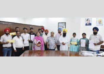 Good News: ਮੰਤਰੀ ਖੁੱਡੀਆਂ ਨੇ 8 ਨੌਜਵਾਨਾਂ ਨੂੰ ਸੌਂਪੇ ਨਿਯੁਕਤੀ ਪੱਤਰ