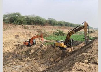 ਪਟਿਆਲਾ: ਹੜ੍ਹਾਂ ਕਰਕੇ ਬੰਨ੍ਹਾਂ ਦੇ ਹੋਏ ਨੁਕਸਾਨ ਨੂੰ ਪੂਰਿਆ, ਵੱਡੀ ਨਦੀ ਦੀ ਚੈਨਲਾਈਜੇਸ਼ਨ ਤੇ ਛੋਟੀ ਨਦੀ ਦੀ ਲਾਇਨਿੰਗ ਦਾ ਕੰਮ ਵੀ ਤੇਜੀ ਨਾਲ ਜਾਰੀ