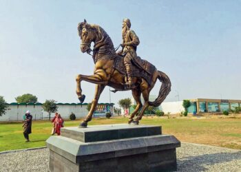 Kartarpur Sahib: ਮਹਾਰਾਜਾ ਰਣਜੀਤ ਸਿੰਘ ਦਾ ਬੁੱਤ ਸ੍ਰੀ ਕਰਤਾਰਪੁਰ ਵਿਚ ਲਾਇਆ -ਸਿੱਖ ਮੰਤਰੀ ਨੇ ਚੁੱਕਿਆ ਪਰਦਾ