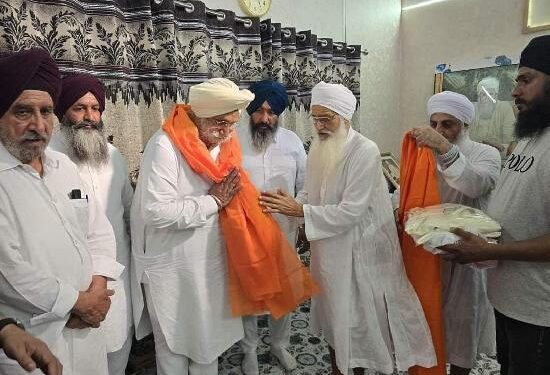 ਸੁਖਜਿੰਦਰ ਰੰਧਾਵਾ ਗੁਰਦੁਆਰਾ ਸ੍ਰੀ ਨਾਨਕਸਰ ਸੀੜਾ ਵਿਖੇ ਹੋਏ ਨਤਮਸਤਕ