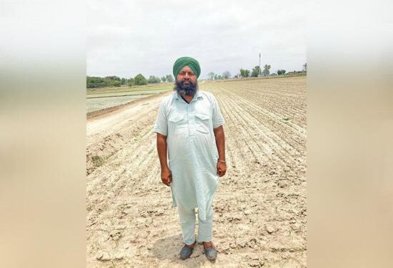 ਅਗਾਂਹ ਵਧੂ ਕਿਸਾਨ ਗੁਰਸੇਵਕ ਸਿੰਘ ਪਿਛਲੇ ਪੰਜ ਸਾਲਾਂ ਤੋਂ ਕਰ ਰਿਹਾ ਹੈ ਝੋਨੇ ਦੀ ਸਿੱਧੀ ਬਿਜਾਈ