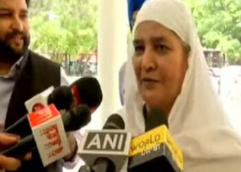 ਸੁਖਬੀਰ ਬਾਦਲ ਦੇ ਅਸਤੀਫ਼ੇ ਤੇ ਅੜਿਆ ਬਾਗੀ ਧੜਾ, ਮੀਟਿੰਗ ਜਾਰੀ